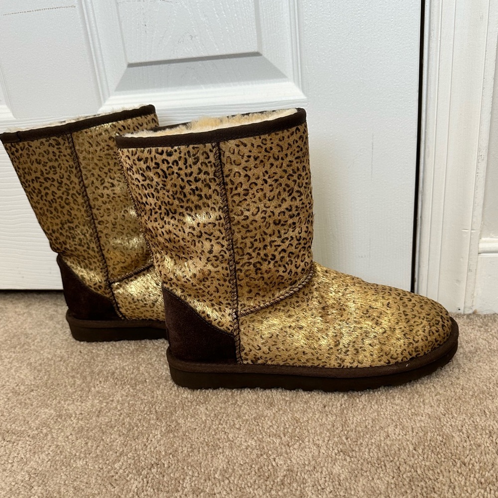 Ugg- metallic leopard print